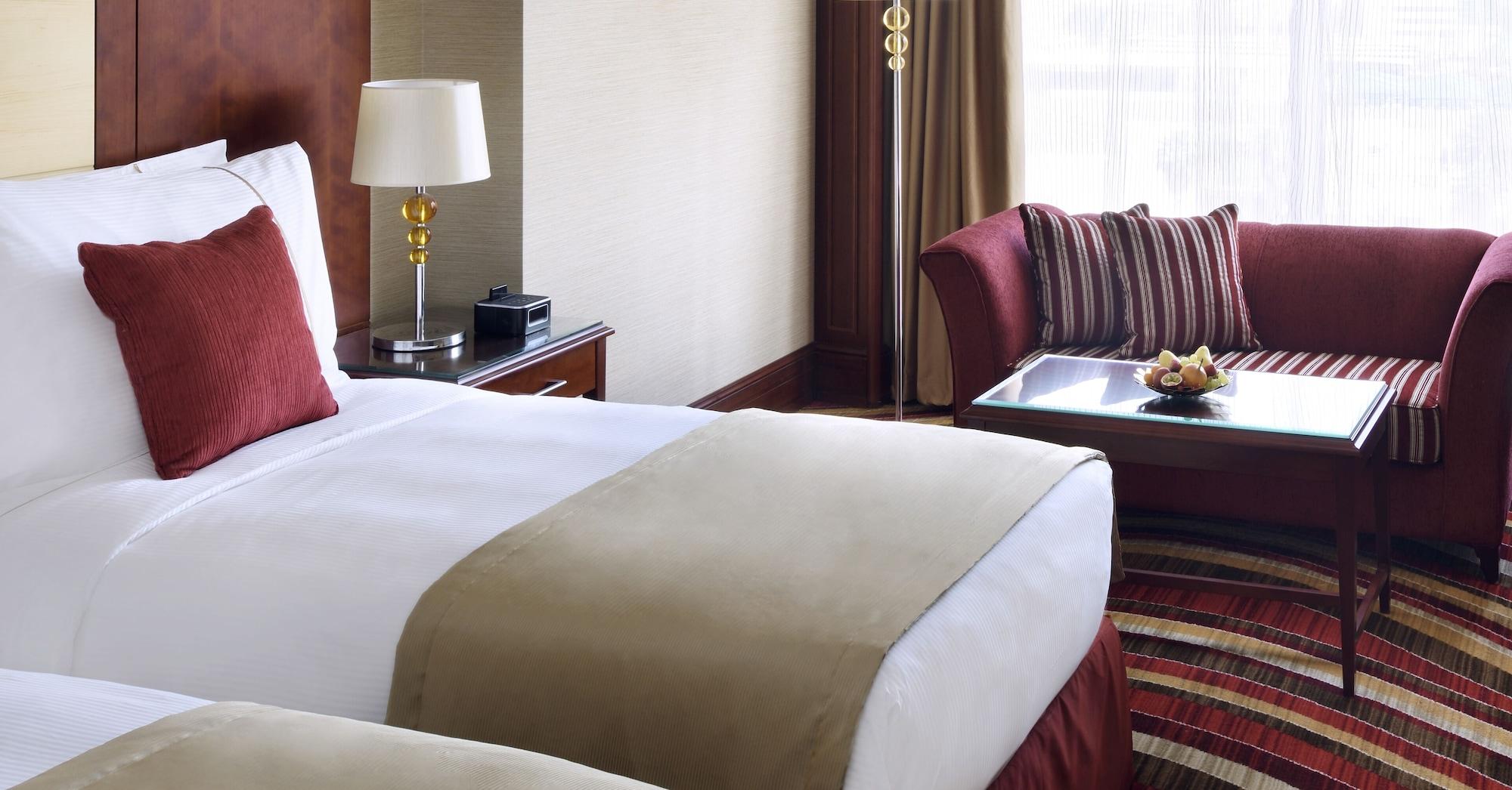 Mövenpick Hotel City Star Jidda Exteriör bild A guest room at the hotel