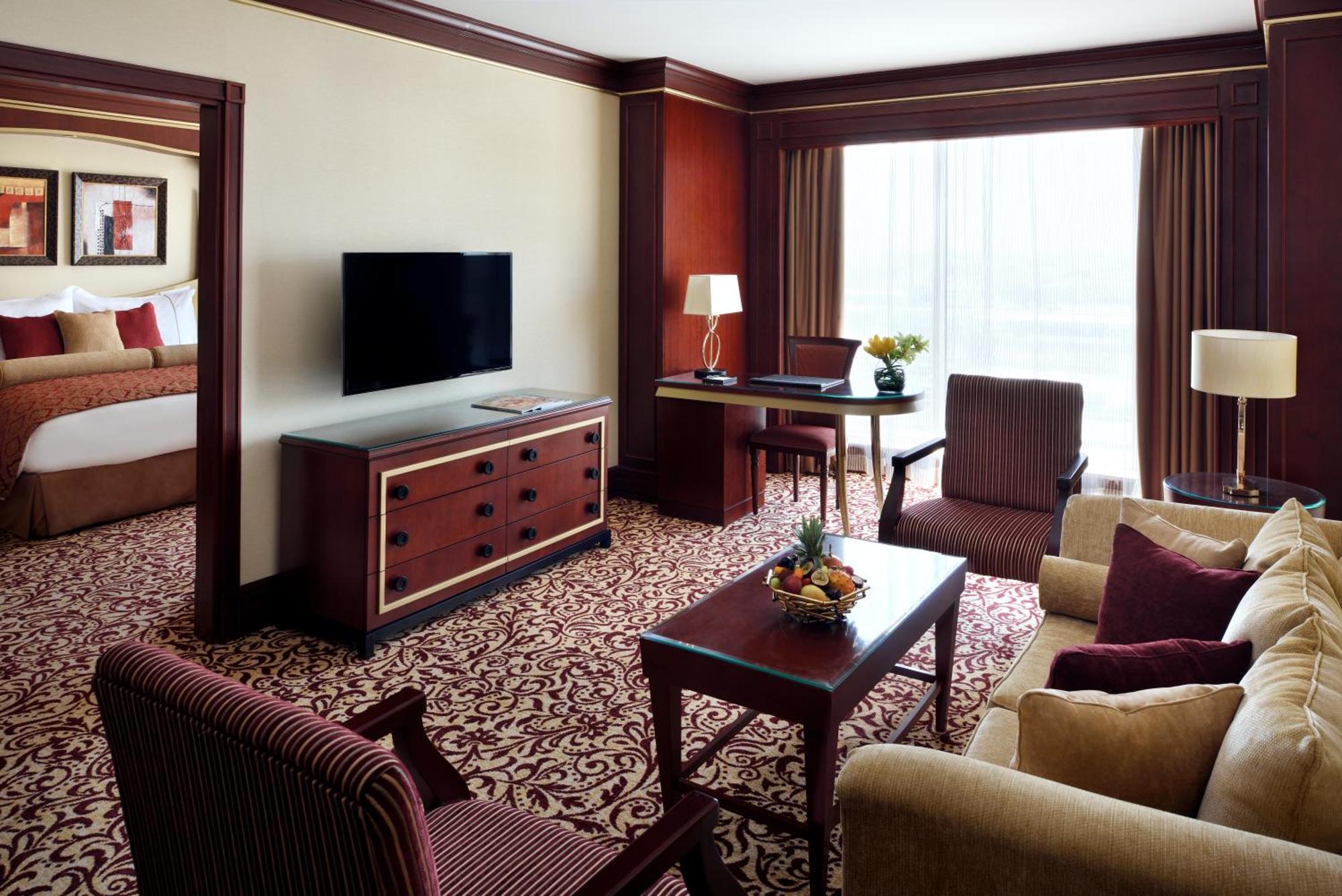 Mövenpick Hotel City Star Jidda Rum bild A suite at the hotel