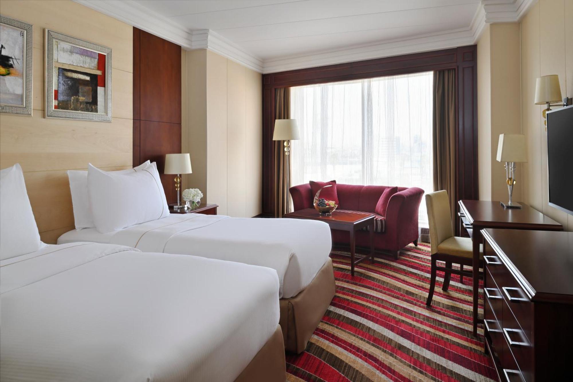 Mövenpick Hotel City Star Jidda Exteriör bild A room at the hotel