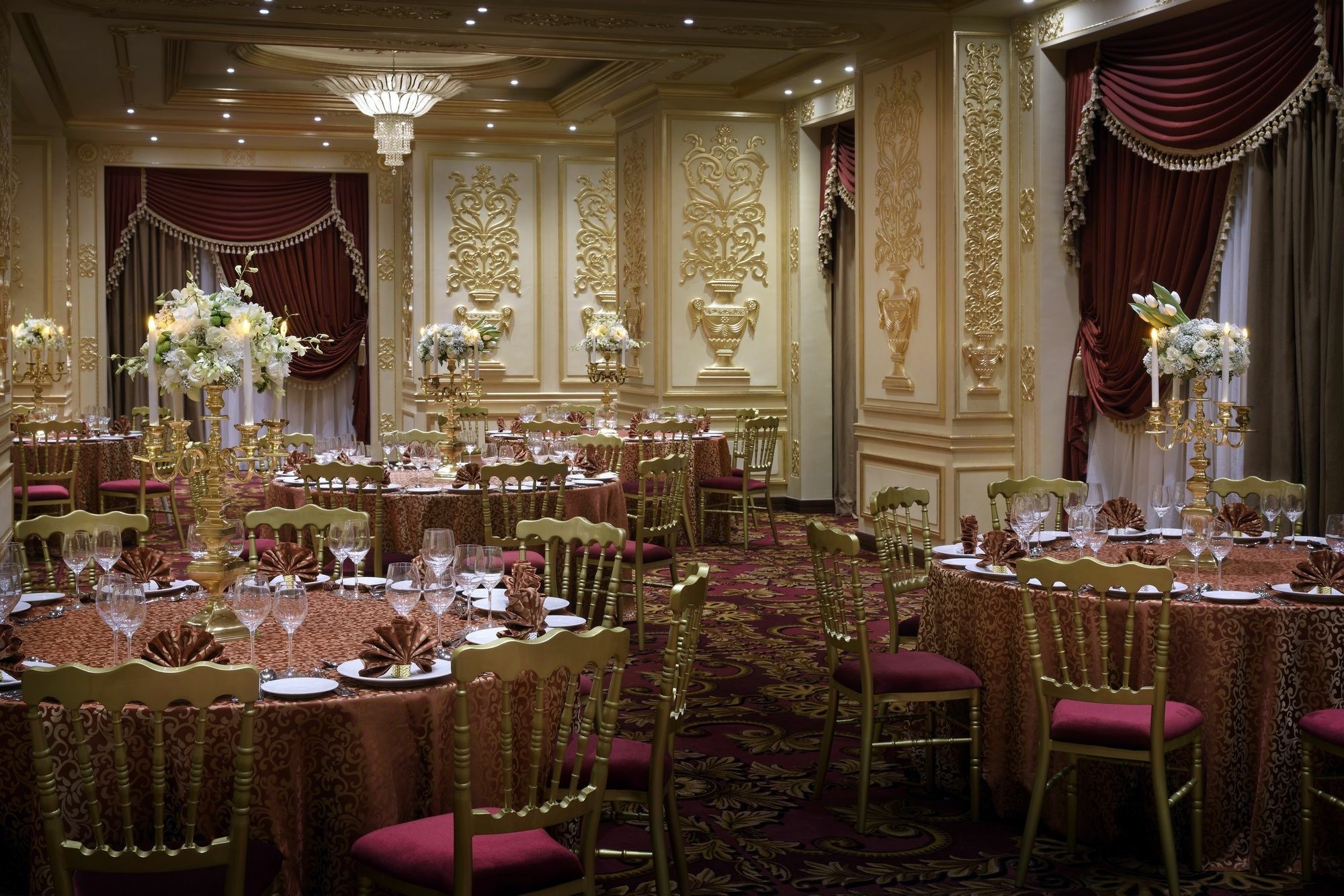 Mövenpick Hotel City Star Jidda Exteriör bild The ballroom at the Ritz-Carlton, Tysons Corner